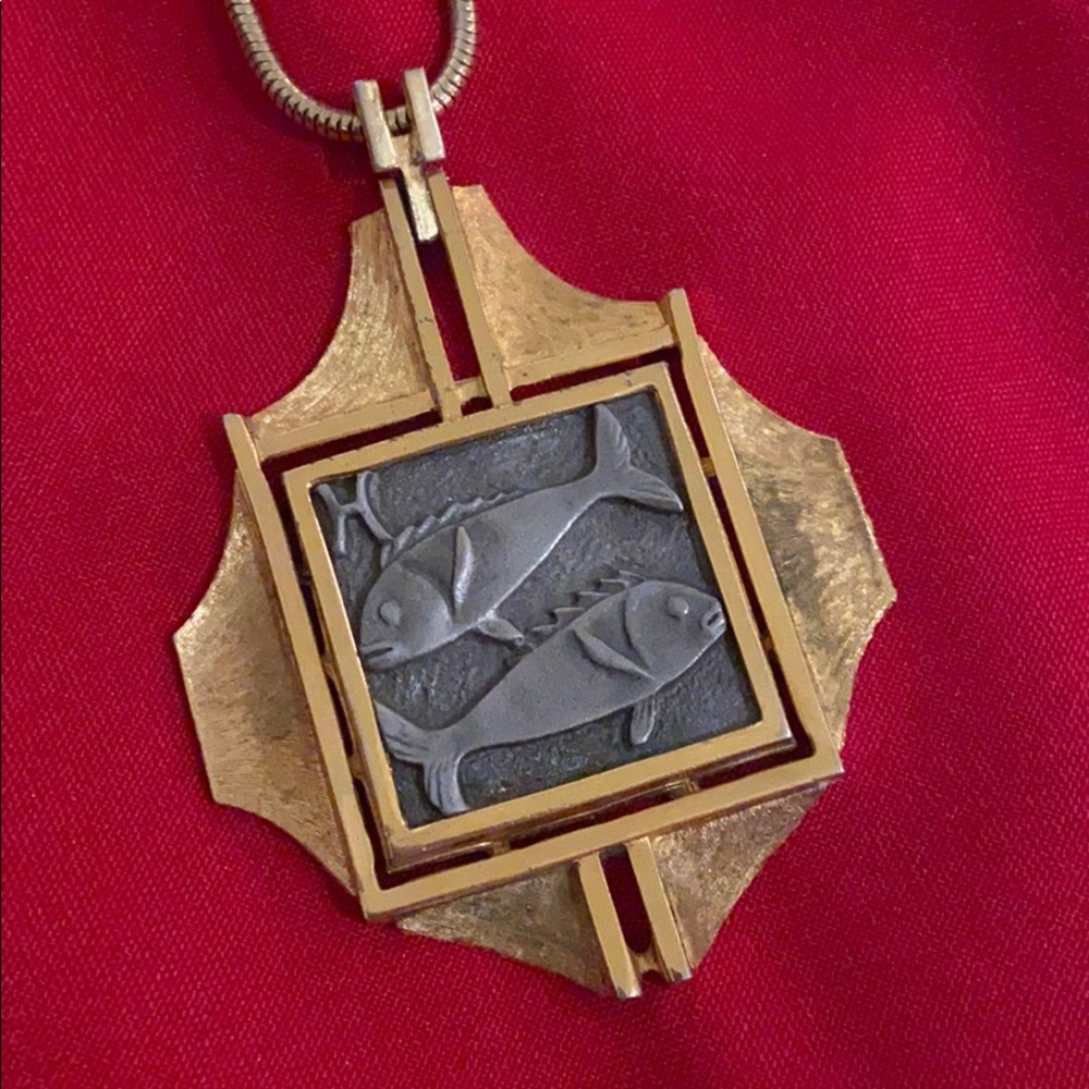 Vintage pieces necklace